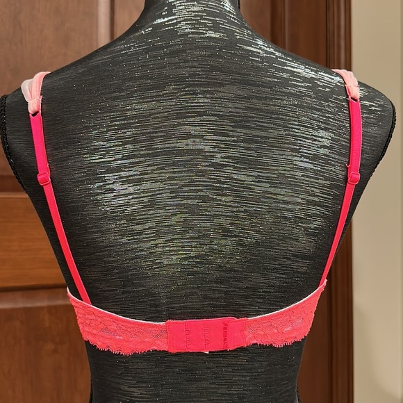 Very Sexy Unlined bra. - Picture 3 of 6